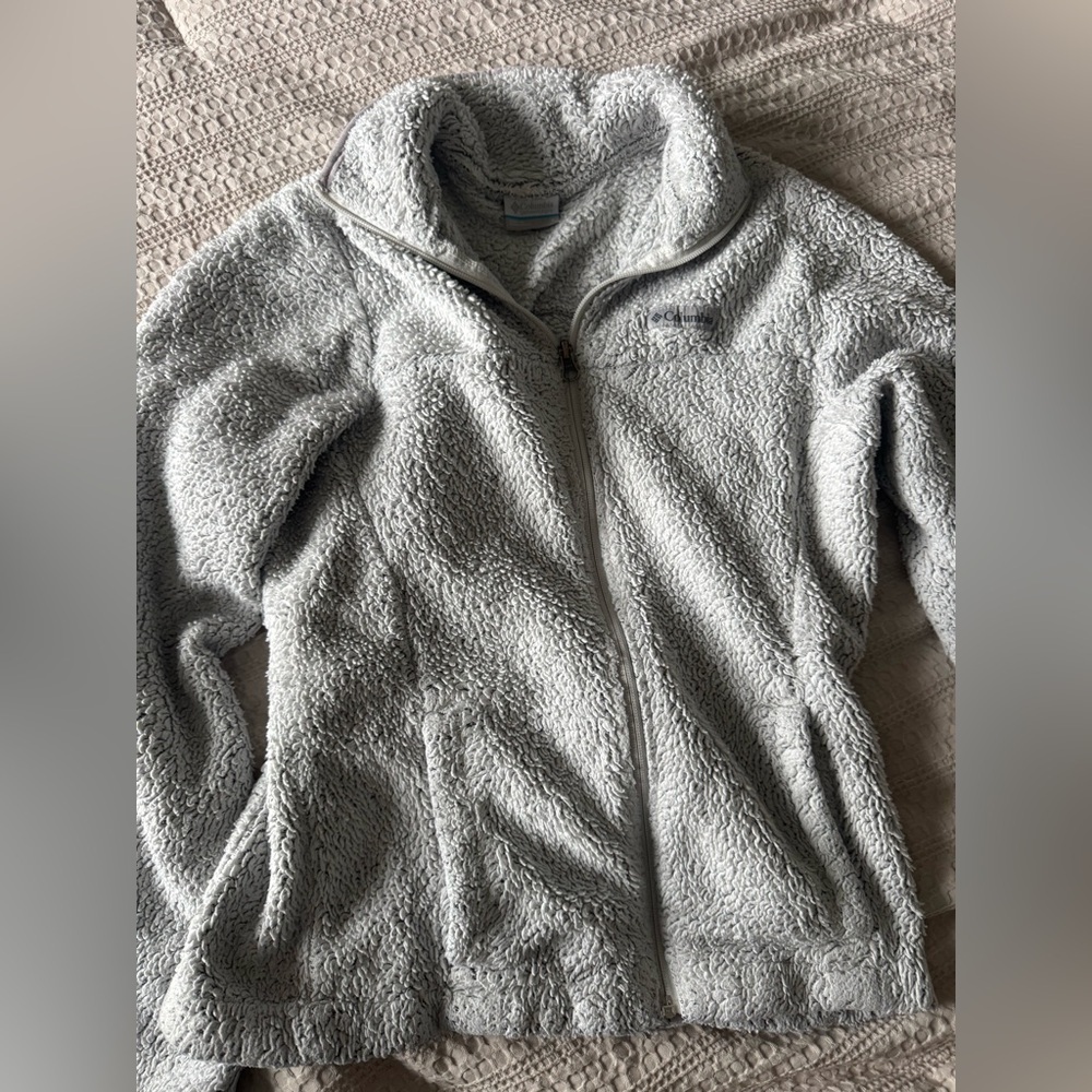 Columbia Women's Light Gray Teddy Jacket